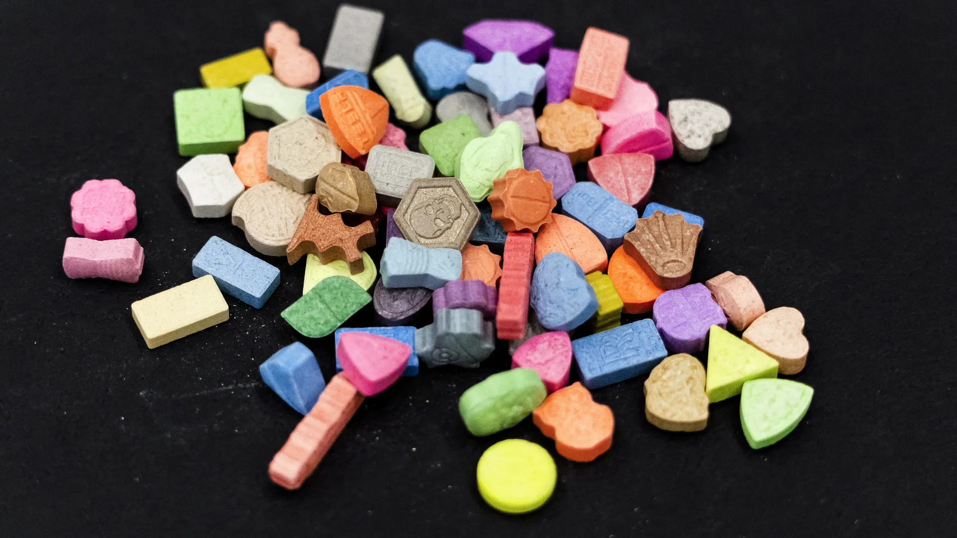 Ecstasy (XTC) bij het Nederlands Forensisch Instituut (NFI).