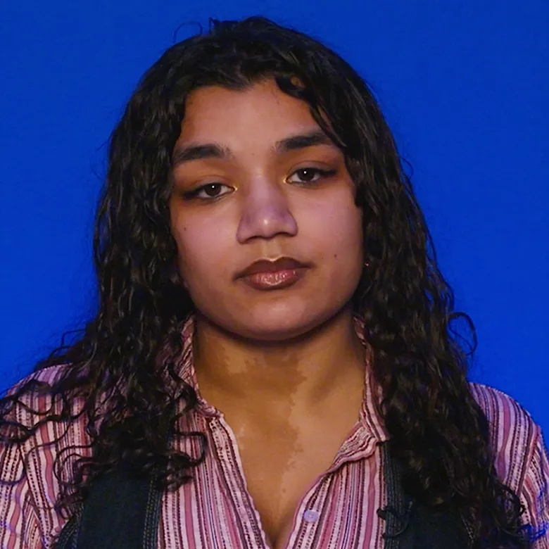Afbeelding van Nisha (18) deed meerdere pogingen tot zelfdoding: ‘Het is mijn verhaal, maar het gaat niet alleen over mij’