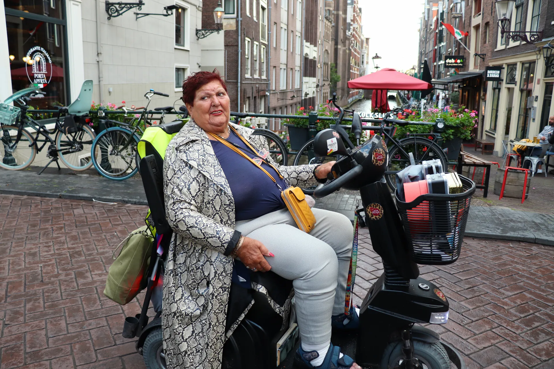 Afbeelding van Stappen met Lida (79) op de Wallen: 'Geef mij maar Amsterdam'