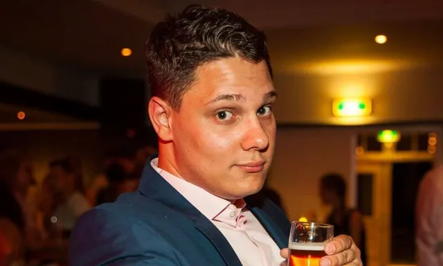 Afbeelding van Reda (28) overleed door oververhitting na xtc: ‘Het was gewoon pure pech’ | Van de Wereld