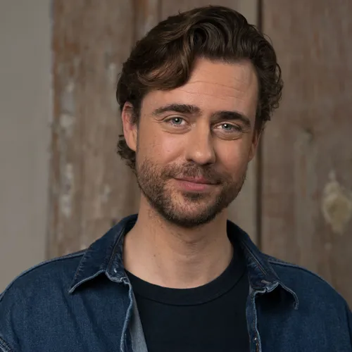Beau Schneider (37): 'Natuurlijk ben ik beïnvloed door de oorlog van mijn vader'