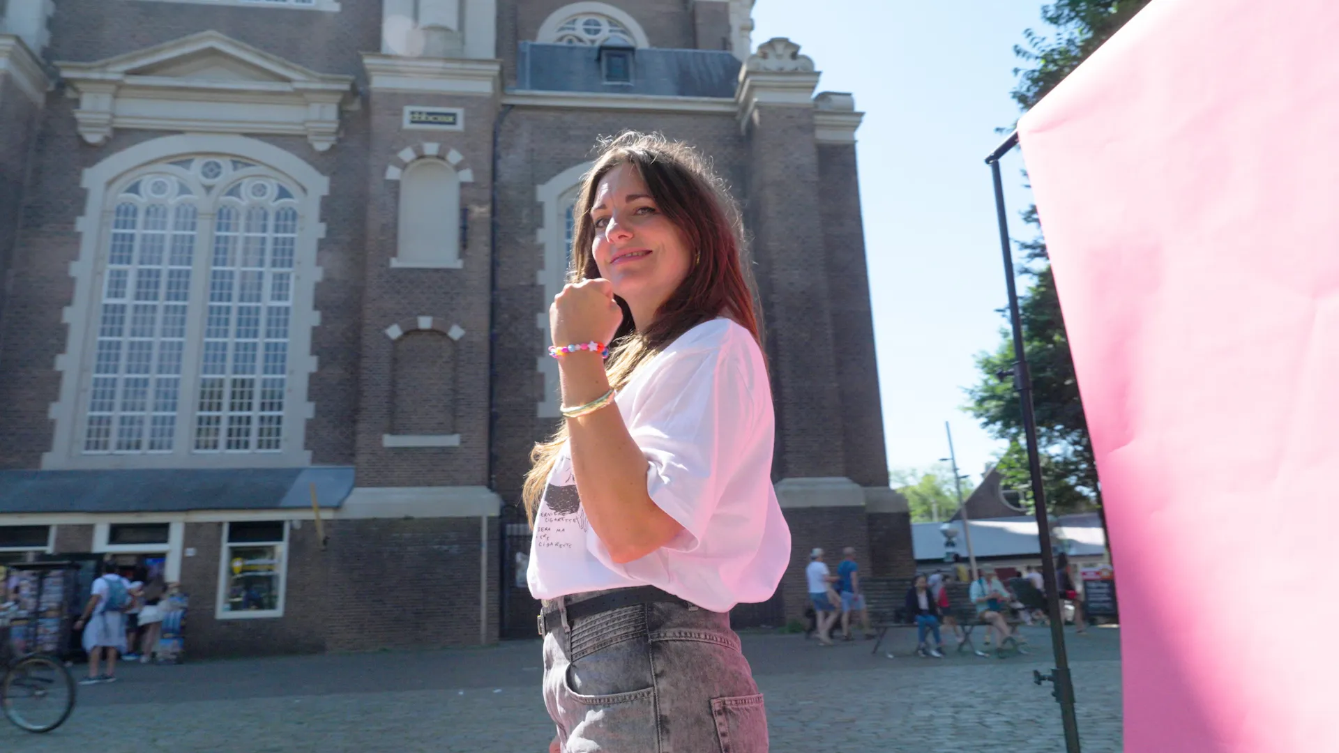 Afbeelding van Eva Crutzen is een queer ally: 'We leven in een tijd waarin alles op scherp wordt gezet'