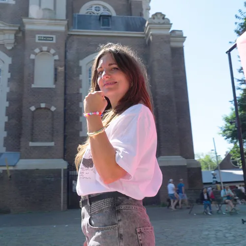 Eva Crutzen is een queer ally: 'We leven in een tijd waarin alles op scherp wordt gezet'