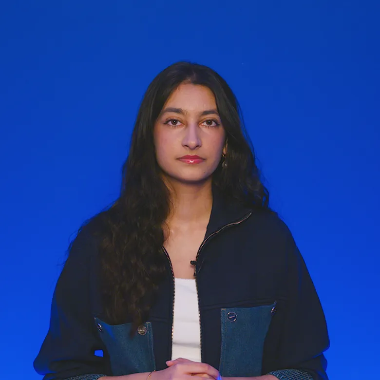 Afbeelding van Elvira (18) groeit op tussen twee culturen: ‘In Nederland ben je buitenlander, in het land van je ouders Nederlander’