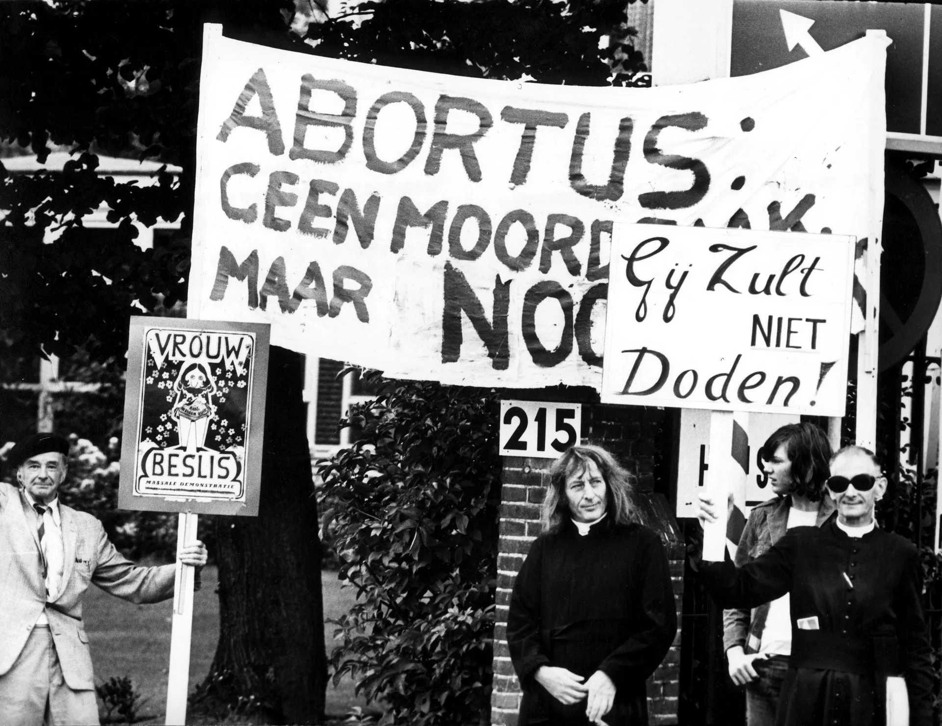 9 Protest bij het Beahuis ©Hans Peters, Nationaal Archief - Spaarnestad