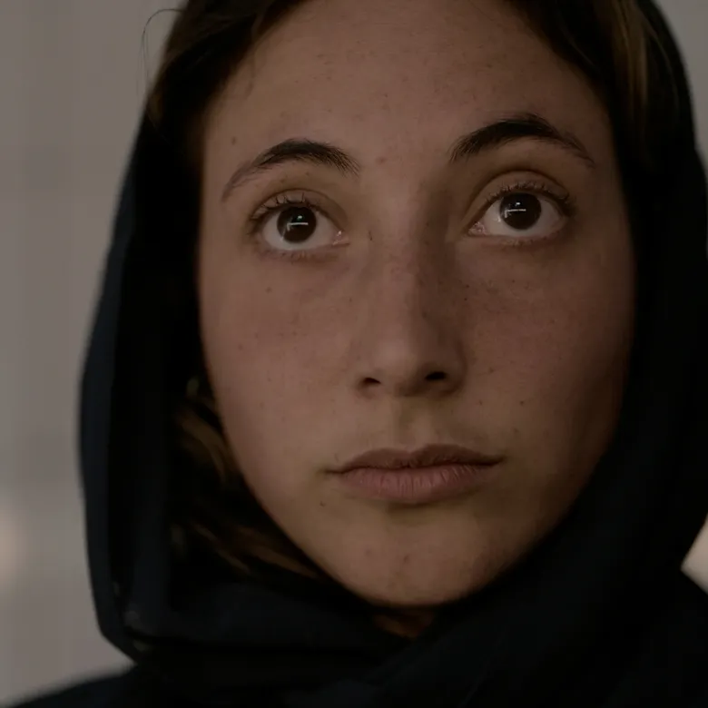 Afbeelding van Nadia (34): 'Ik ben als veertienjarige zonder documenten achtergelaten in Afghanistan' | Gedwongen Geloften