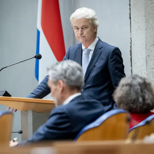 Mag het kabinet de PVV inruilen voor een andere partij?