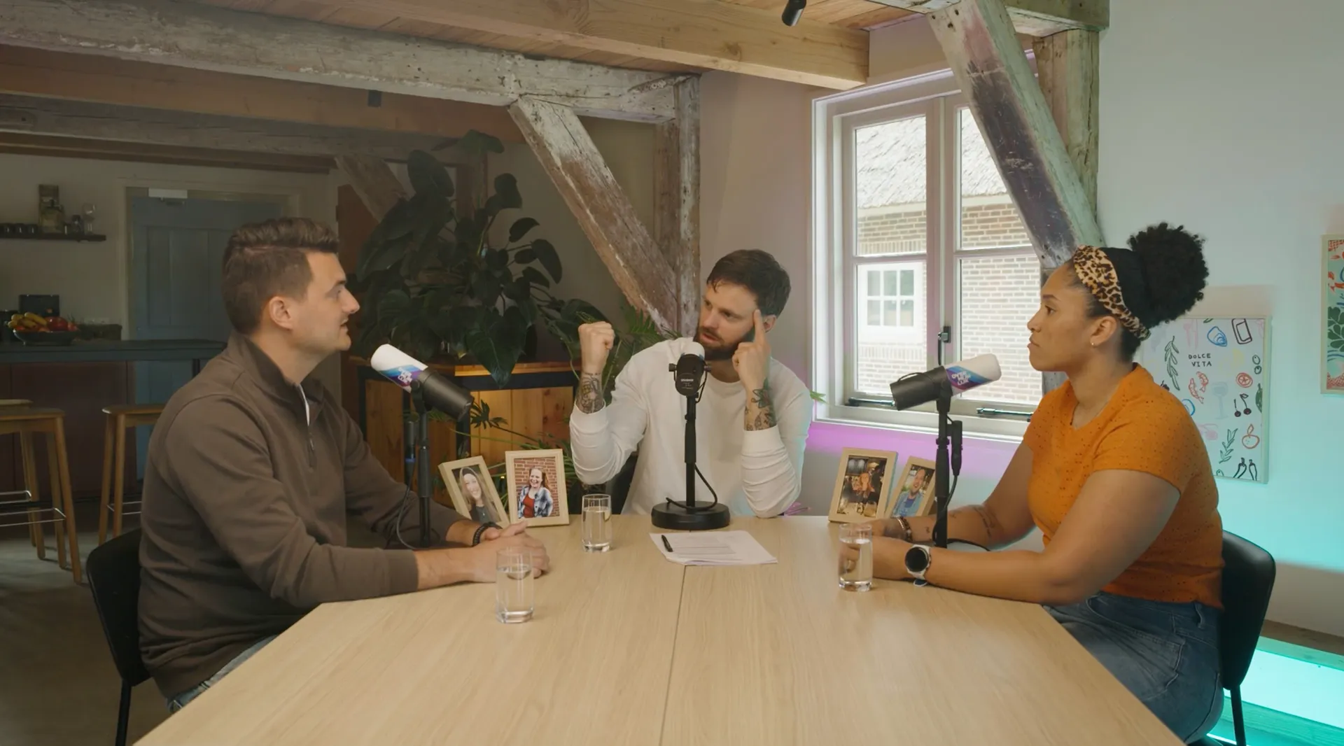 Afbeelding van Over Mijn Lijk: hoe is het om bevriend te zijn met mensen die óók ongeneeslijk ziek zijn?