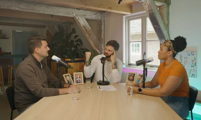 Afbeelding van Over Mijn Lijk: hoe is het om bevriend te zijn met mensen die óók ongeneeslijk ziek zijn?