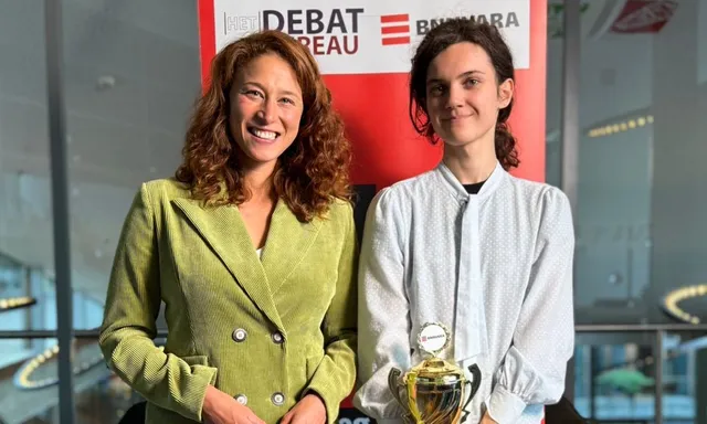 Afbeelding van Emilia (18) wint met speech over transzorg de Impact Award: 'Iedere dag telt'