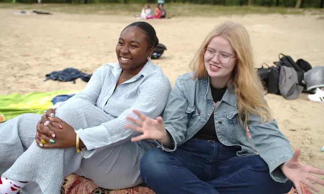 Afbeelding van Raïsha Zeegelaar: 'Ik hoop dat door dit programma de blik op de wereld en op andere mensen een stukje opener wordt' | 25 jaar Je Zal Het Maar Hebben