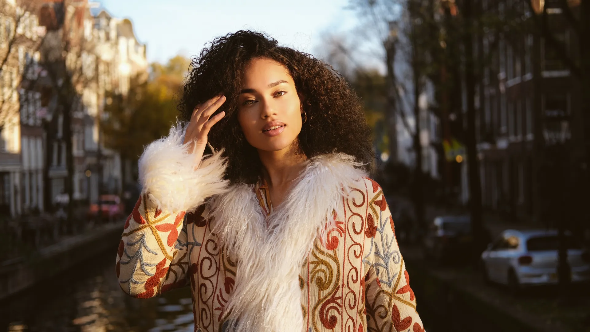 Afbeelding van Daisy (27) voelt zich alleen tussen de mensen: ‘Ik mis een diepere laag’