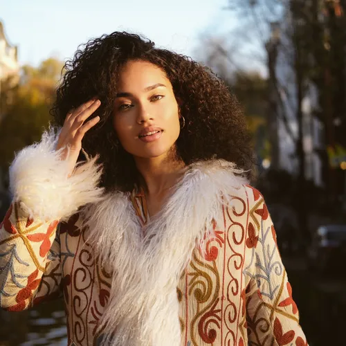 Afbeelding van Daisy (27) voelt zich alleen tussen de mensen: ‘Ik mis een diepere laag’