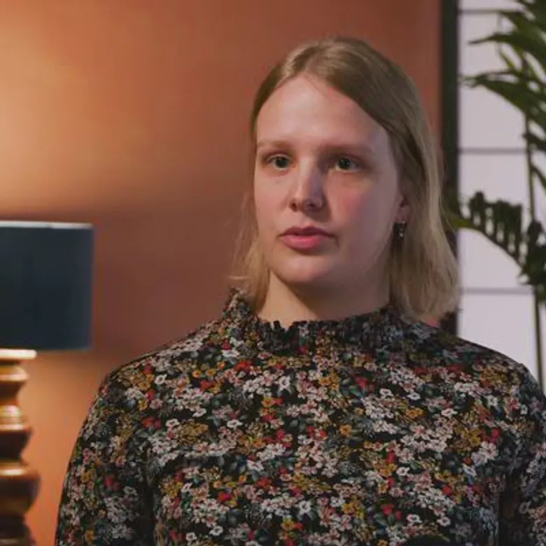 Afbeelding van Brieneke werd misbruikt door haar vader: 'Het gebeurde als mijn moeder niet thuis was'