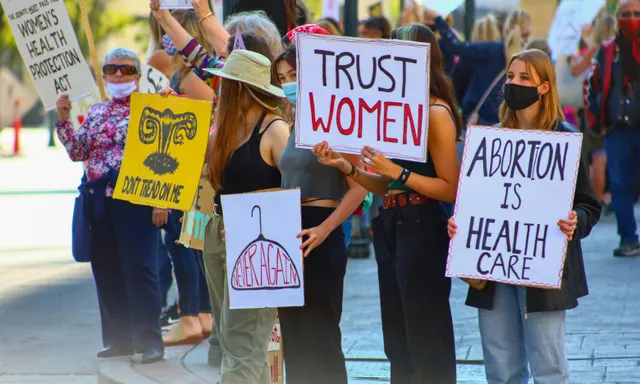 Afbeelding van Moet je een arts spreken voordat je de abortuspil krijgt?