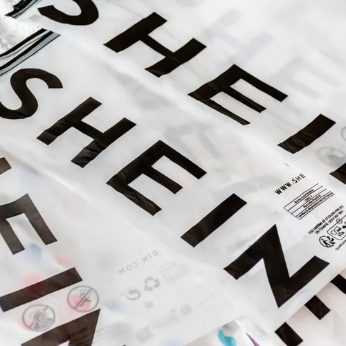 Afbeelding van Zo beïnvloedt fast fashion van Shein jouw kledingkast én het klimaat