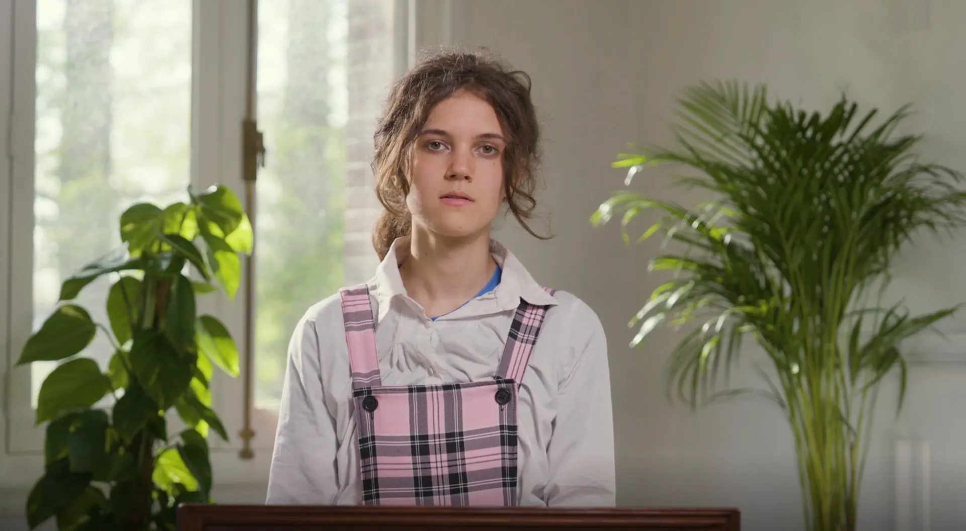 Afbeelding van Emilia (18) over de lange wachttijd in de transzorg: 'Je kunt niets tot je aan de beurt bent'