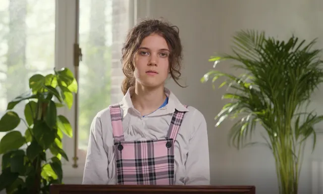 Afbeelding van Emilia (18) over de lange wachttijd in de transzorg: 'Je kunt niets tot je aan de beurt bent'