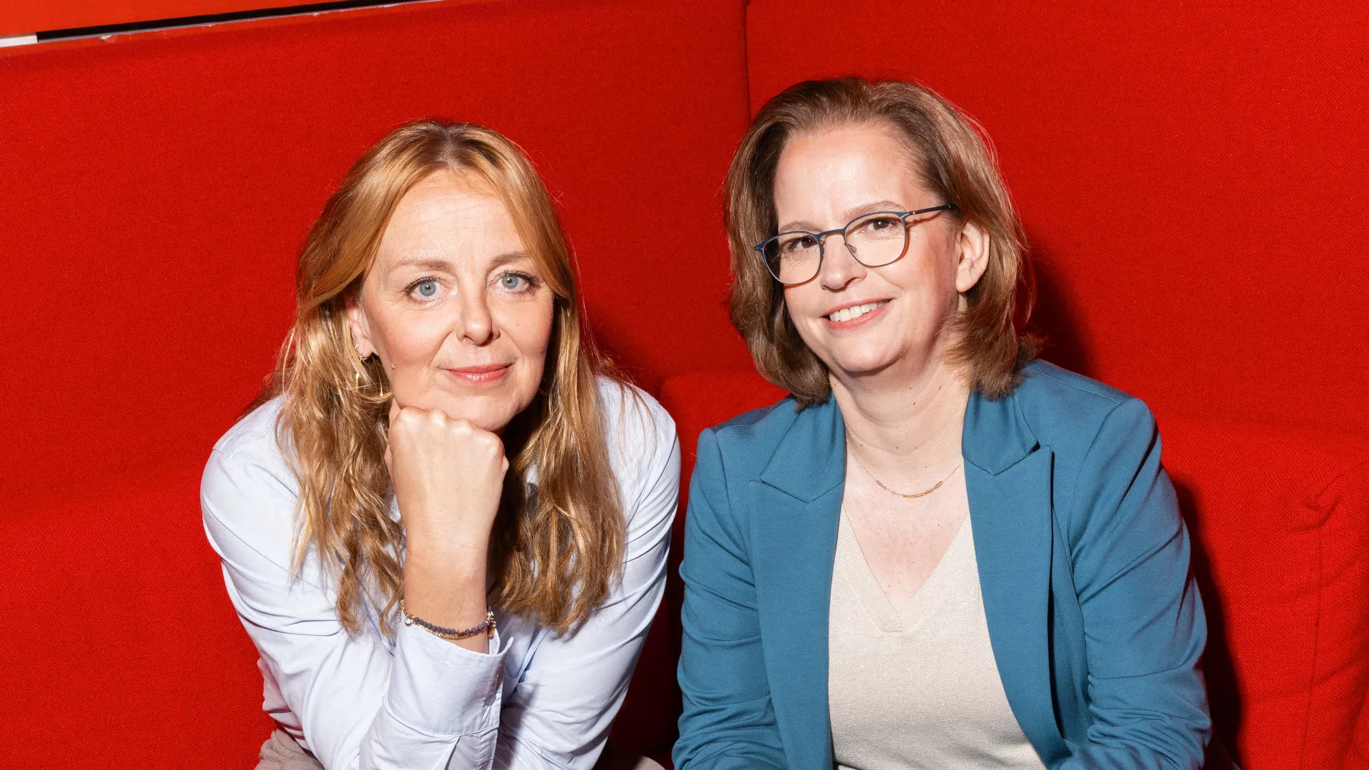 Afbeelding van BNNVARA-directie Suzanne Kunzeler en Lonneke van der Zee: 'Ons verhaal is meer nodig dan ooit’