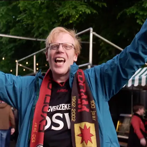 Piebe Guido (33) maakt liedjes over Excelsior: 'Ze draaien de liedjes in het stadion'