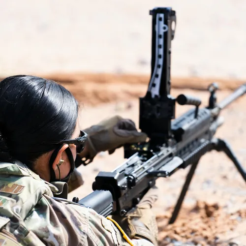 Afbeelding van Meer vrouwen bij Defensie: zijn zij klaar voor het leger? En andersom?