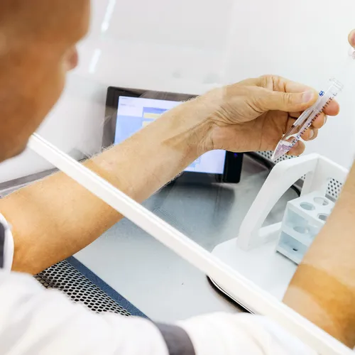 Internationale spermabanken: hoe werkt het en wat zijn de gevolgen?