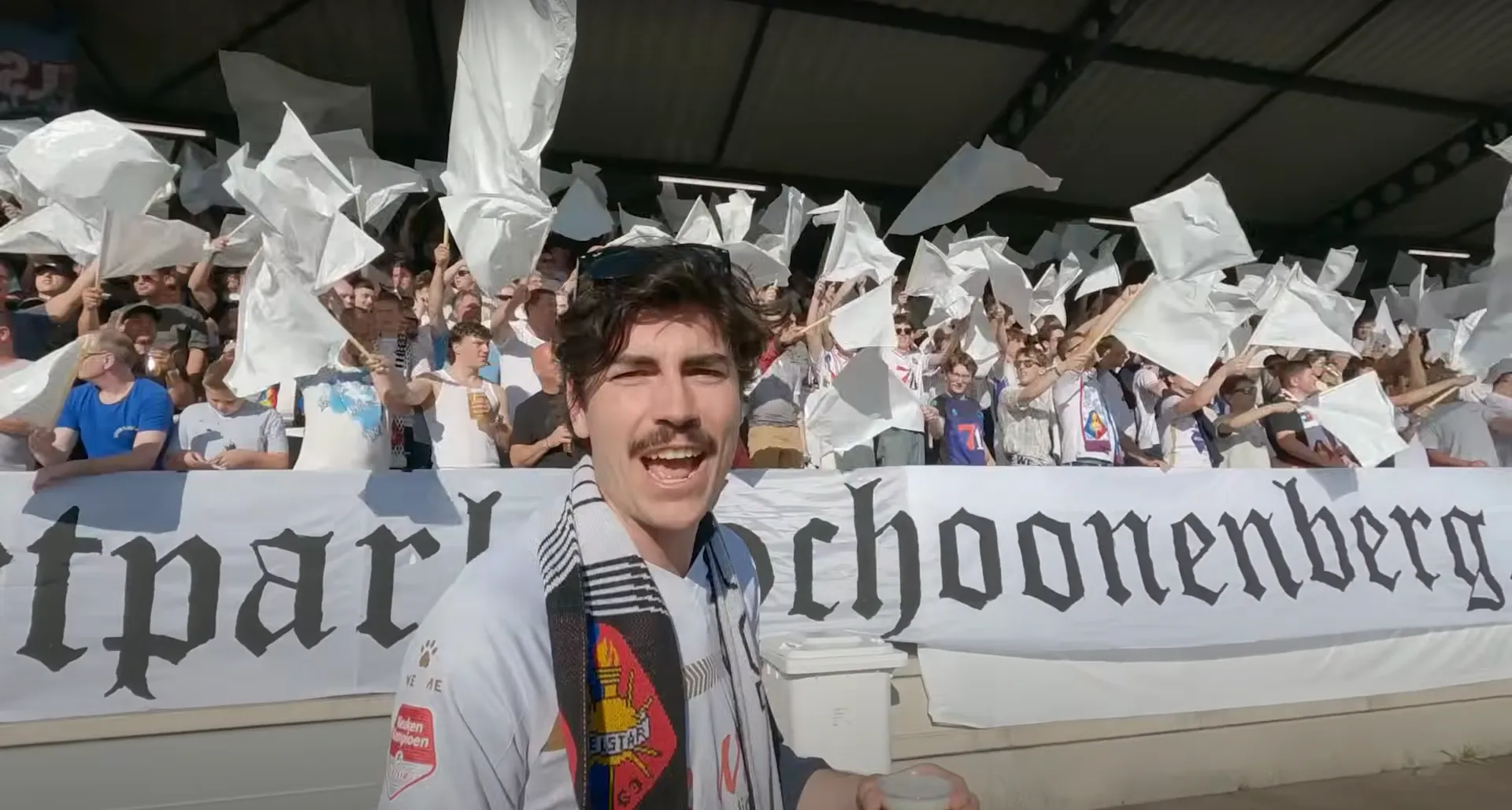 Afbeelding van Max wordt fan van Telstar: 'Jullie zouden allemaal broers van elkaar kunnen zijn'