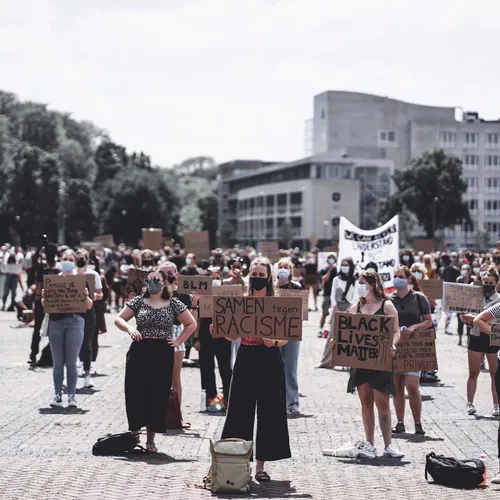 Eline (28) over vijf jaar na BLM: ‘Op landelijk niveau is het nog iets te veel een kringgesprekje’