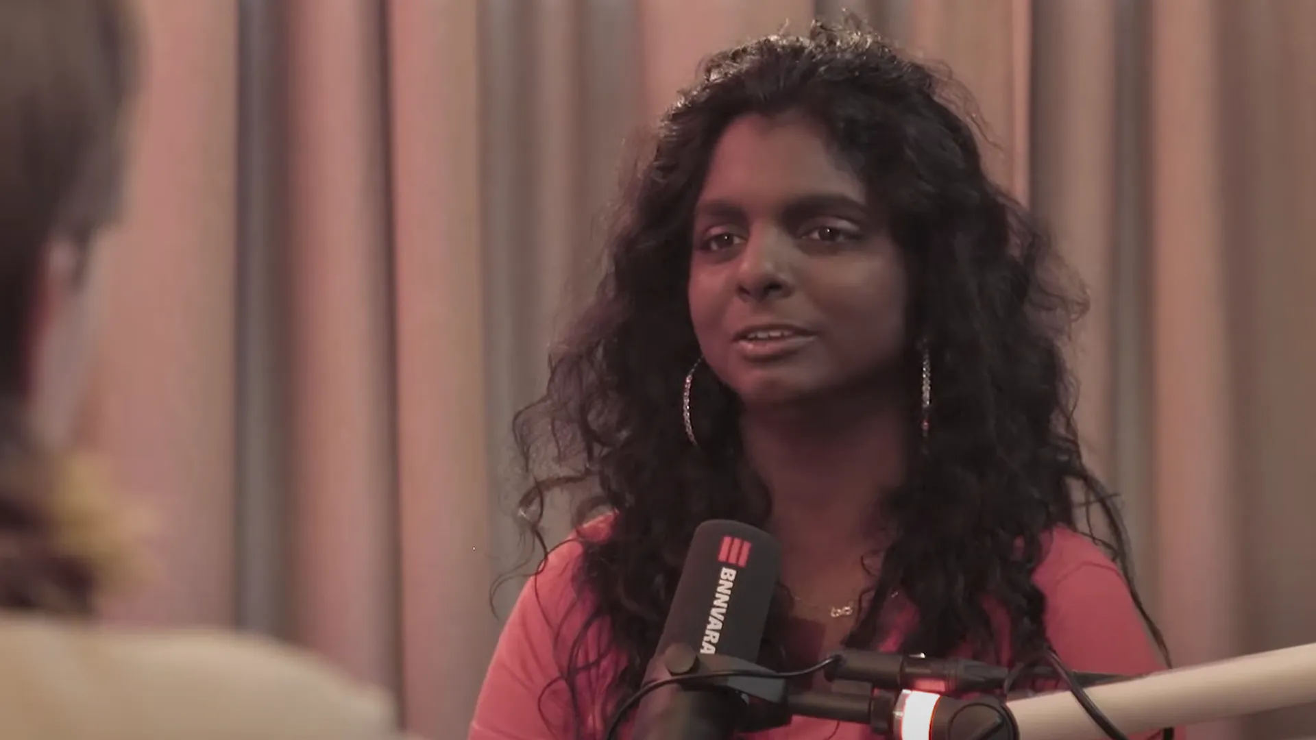 Afbeelding van Danushika (32) viel in handen van een loverboy: 'Ik werd gedwongen om seks te hebben'