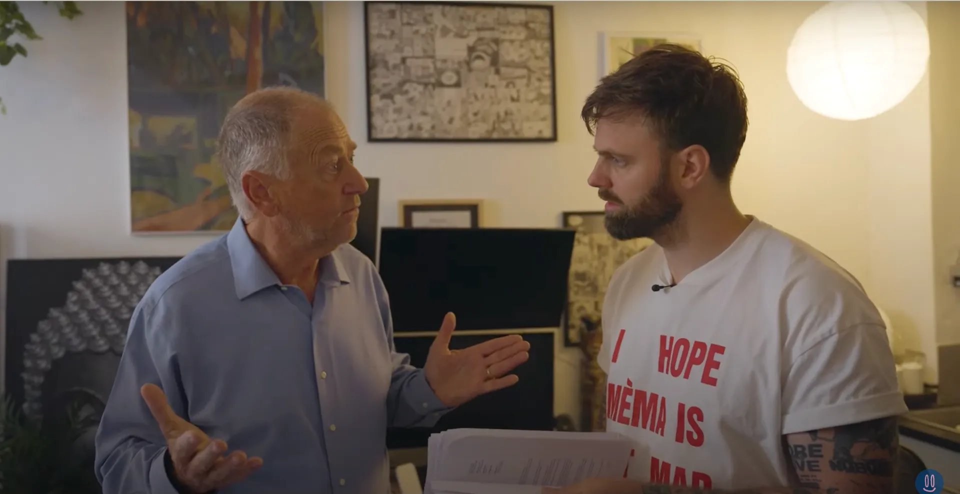 Afbeelding van BOOS: Oud-politicus Cees van Leeuwen intimideert huurders en trapt camera kapot
