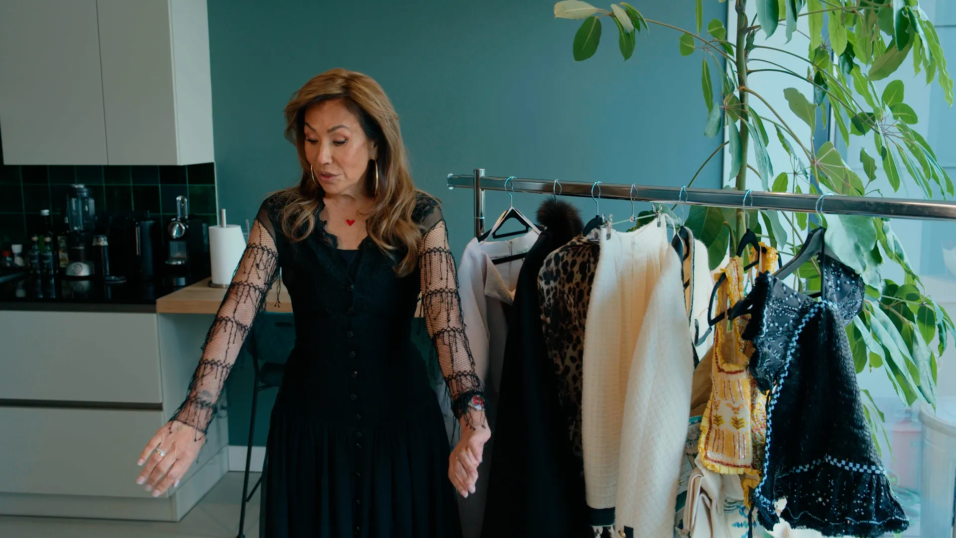 Afbeelding van Patty Brard: ‘Dat zie ik uit die periode wel vaker terug, dat ik denk: mijn hemel, ging ik zo uit op Ibiza?’