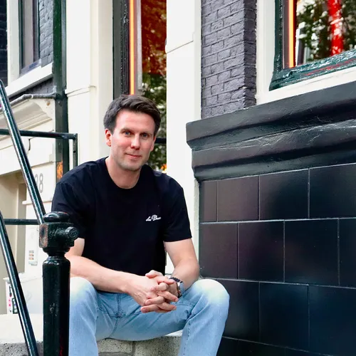 Avond meelopen met Wallen-raamverhuurder Pim van Burk (40): 'Sekswerk is gewoon werk'