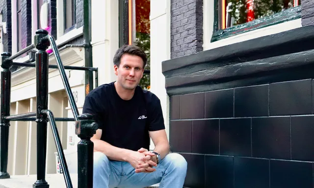 Afbeelding van Avond meelopen met Wallen-raamverhuurder Pim van Burk (40): 'Sekswerk is gewoon werk'