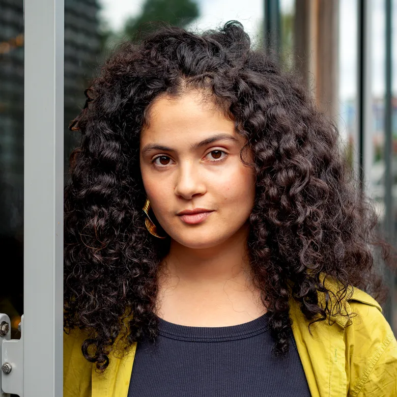 Afbeelding van Amal Maatoug: 'Je gezien voelen is belangrijk voor iedereen, ook voor jonge lhbti’ers'