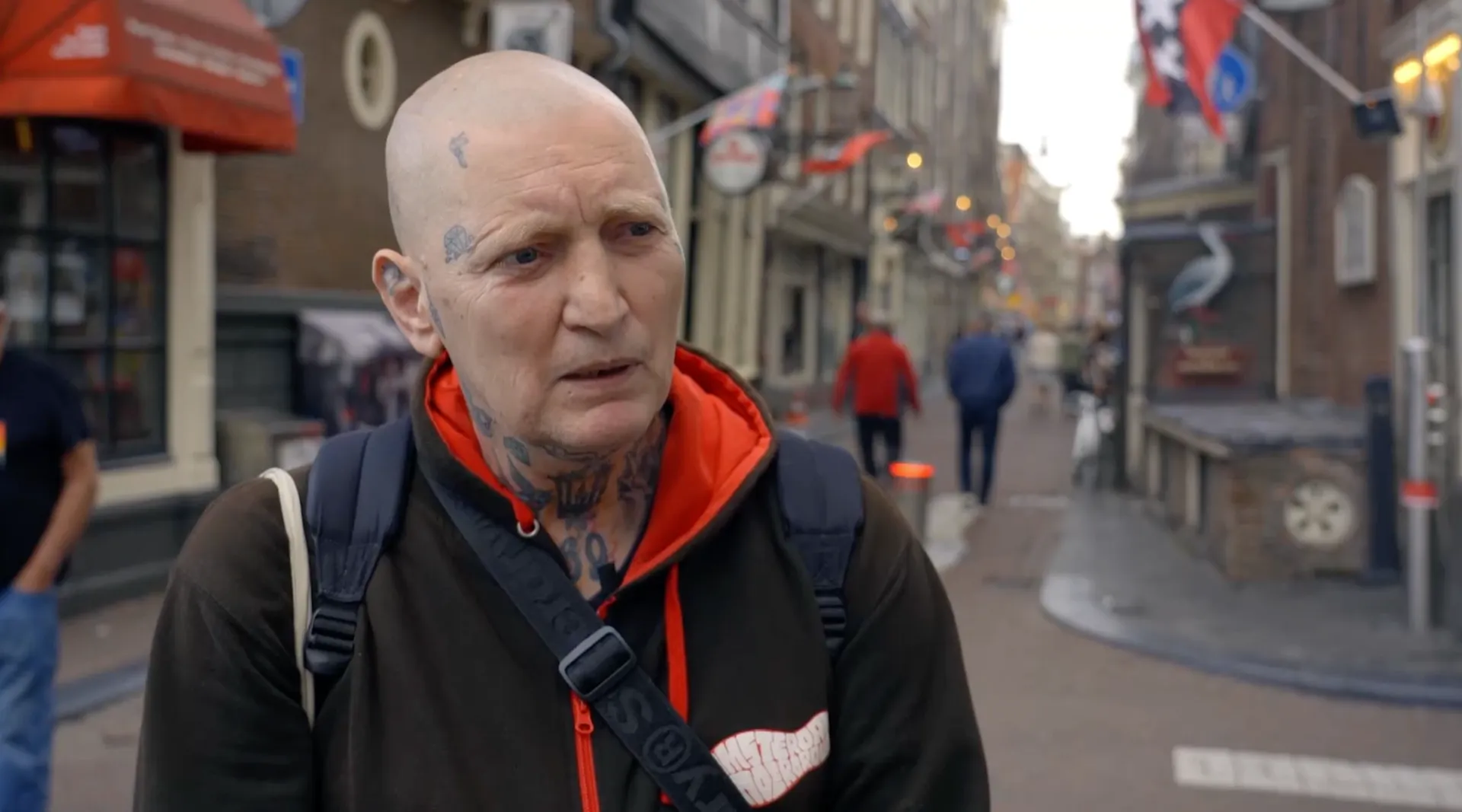Afbeelding van Tourgids Michel was heroïneverslaafd en dakloos op de Wallen: ‘Ik heb tien jaar van mijn leven vergooid’