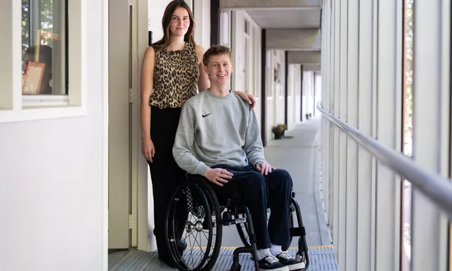 Afbeelding van Daan (24) belandt in een rolstoel en kan niet meer thuis wonen: ‘Ik moet alles opnieuw uitvinden’