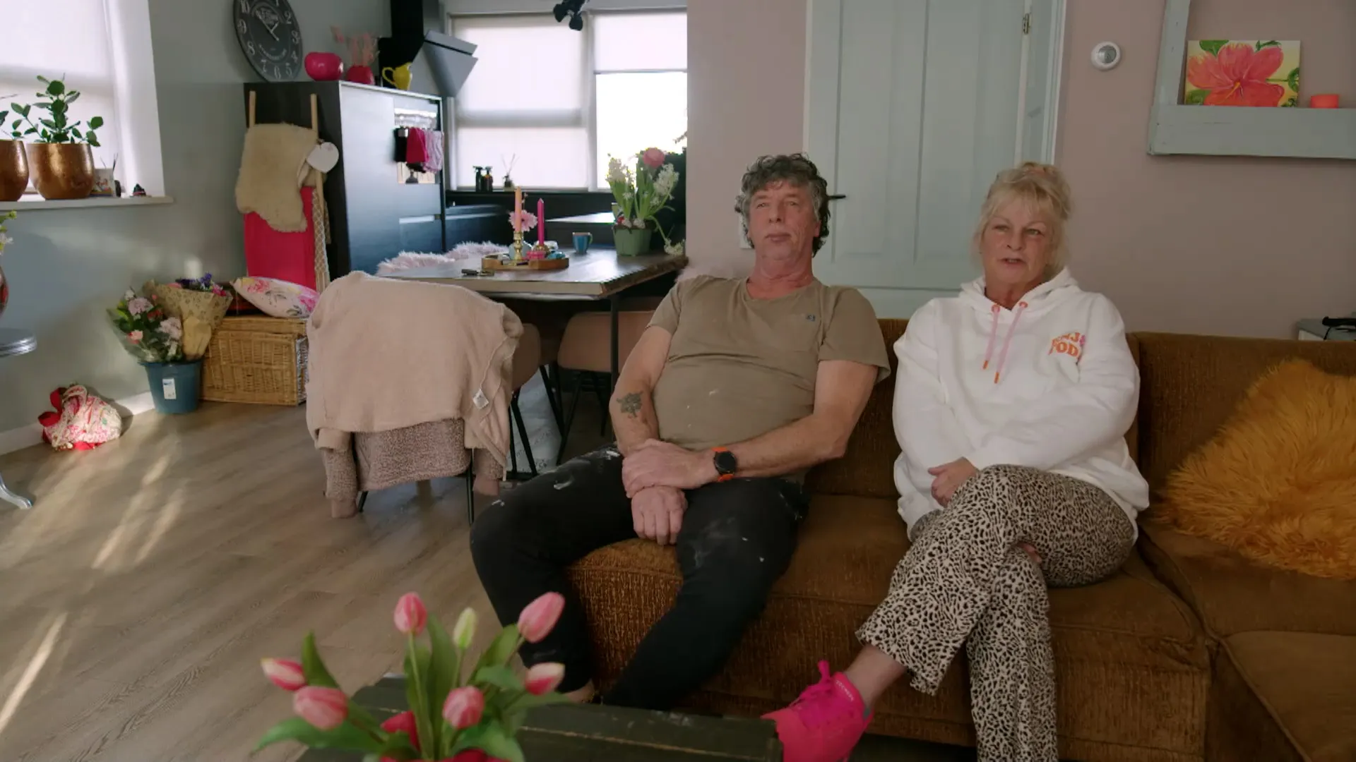 em_Woonkoorts_AFL5_MXFCHECK_19-11-2025.00_09_38_18.Still001