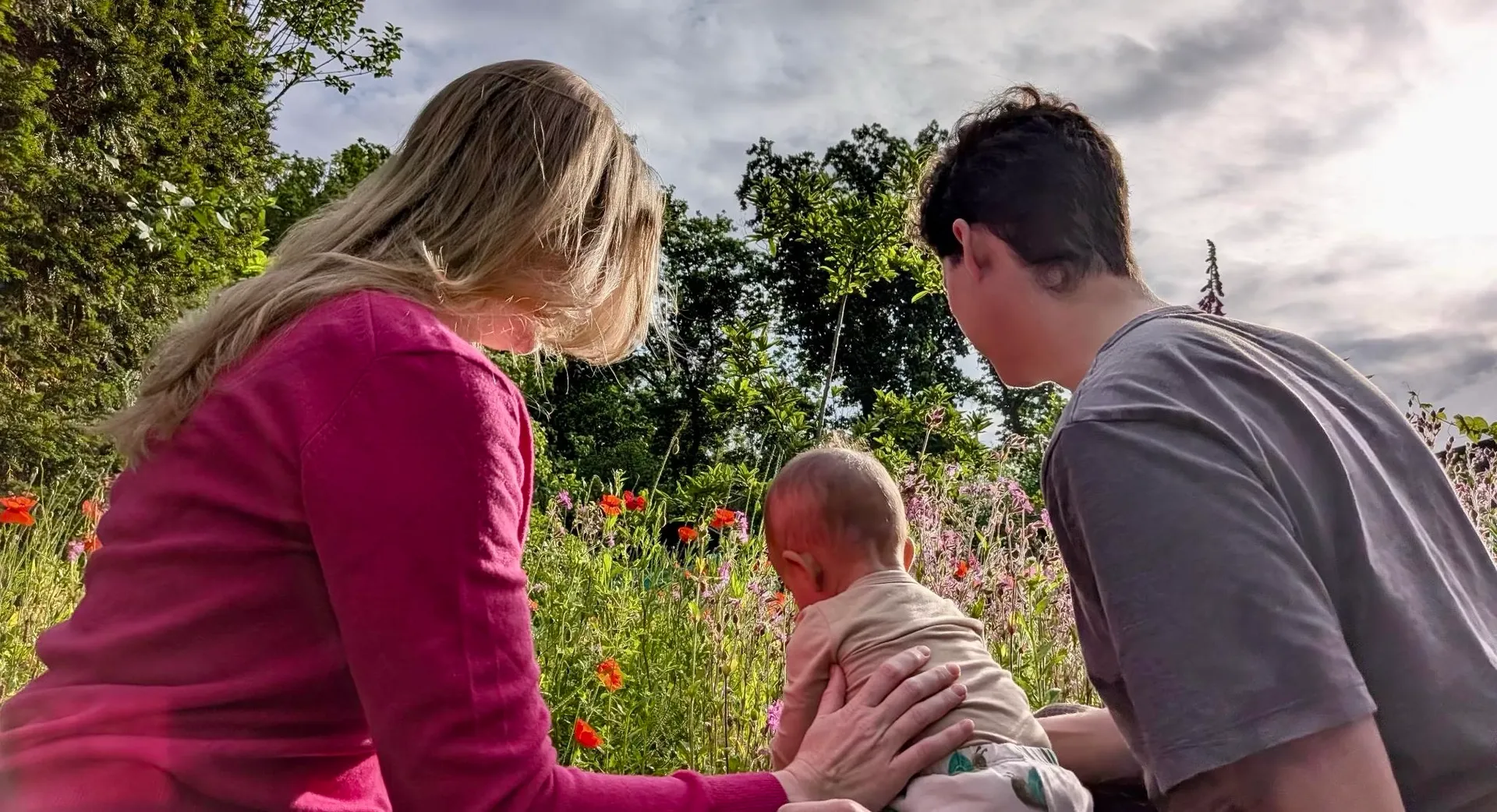 Afbeelding van Jamie en Lotte voeden hun kind gendervrij op: ‘Wij zijn van mening dat dit voor elk kind het beste zou zijn’