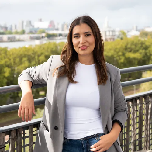 Afbeelding van Ouissam staat op straat als haar campuscontract afloopt: ‘De situatie is uitzichtloos’