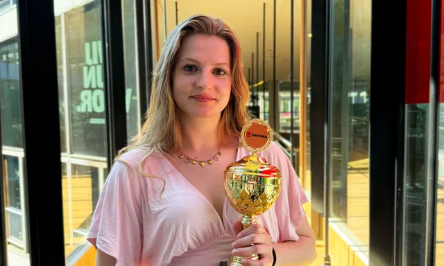 Afbeelding van Sophia wint BNNVARA Impact Award 2026 met speech over seksisme: 'Ik had niet verwacht dat het zoveel mensen zou bereiken'
