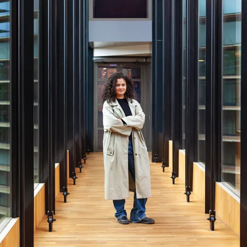 Amal Maatoug: 'Je hebt geen nieuwe winter wardrobe nodig'