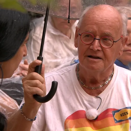 Kees is opgelicht en uitgescholden: 'Ze roepen "ouwe nicht" naar me'