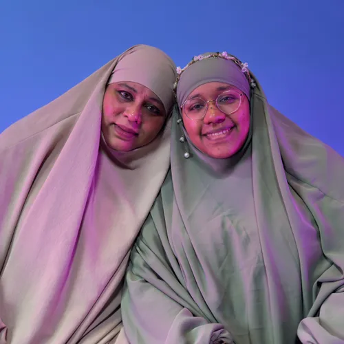 Afbeelding van Miya groeide op in armoede: ‘Ik heb nooit echt kind kunnen zijn’