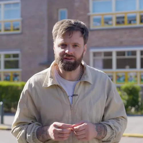 Afbeelding van BOOS: Van influencers tot overheid: kinderrechten schenden met ‘thuisonderwijs’