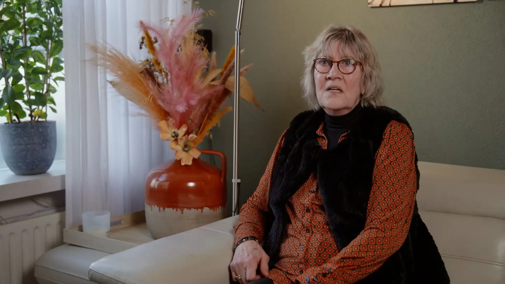 em_Woonkoorts_AFL6_MXFCHECK_21-11-2025.00_14_45_18.Still003