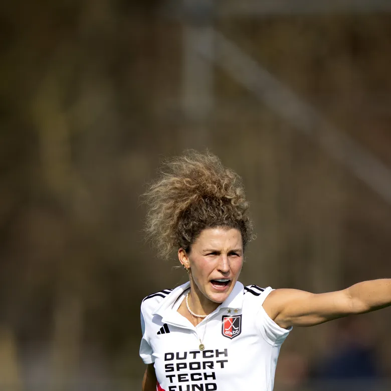Afbeelding van Maria Verschoor (31) is hockeyster: 'Vrouwen en mannen met hetzelfde hockey-cv horen evenveel te verdienen'