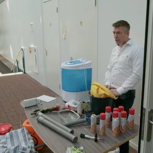 Van Roosmalen woont drugsvoorlichting voor ambtenaren bij: ‘Het is abracadabra voor ze’