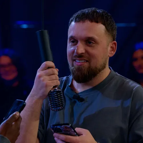 1-op-1 battle Fraasie en Ta Joela in Knockout Champs: 'Fraasie maakt vieze beats, hij ruikt ook zo'