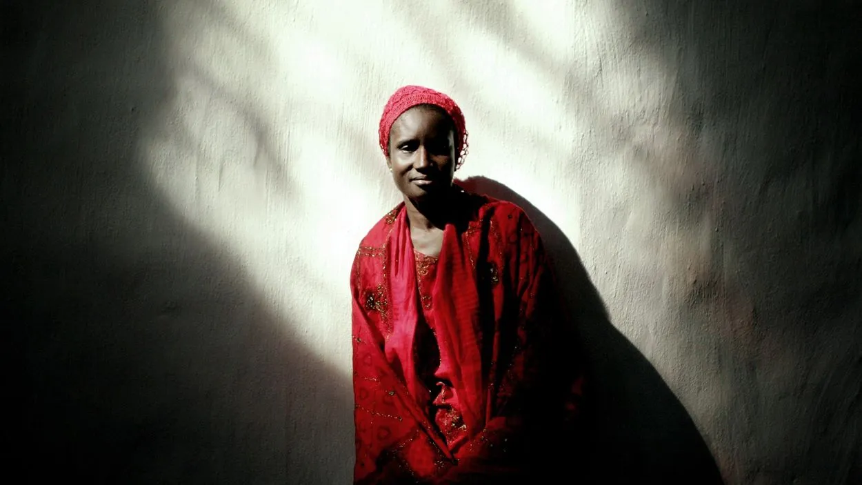 Foto: Khady Koita, schrijfster van het boek Verminkt (ANP)