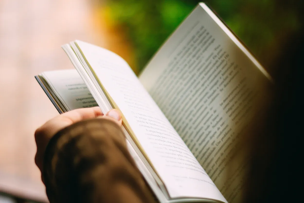 Afbeelding van Is het erg dat jongeren minder boeken lezen?